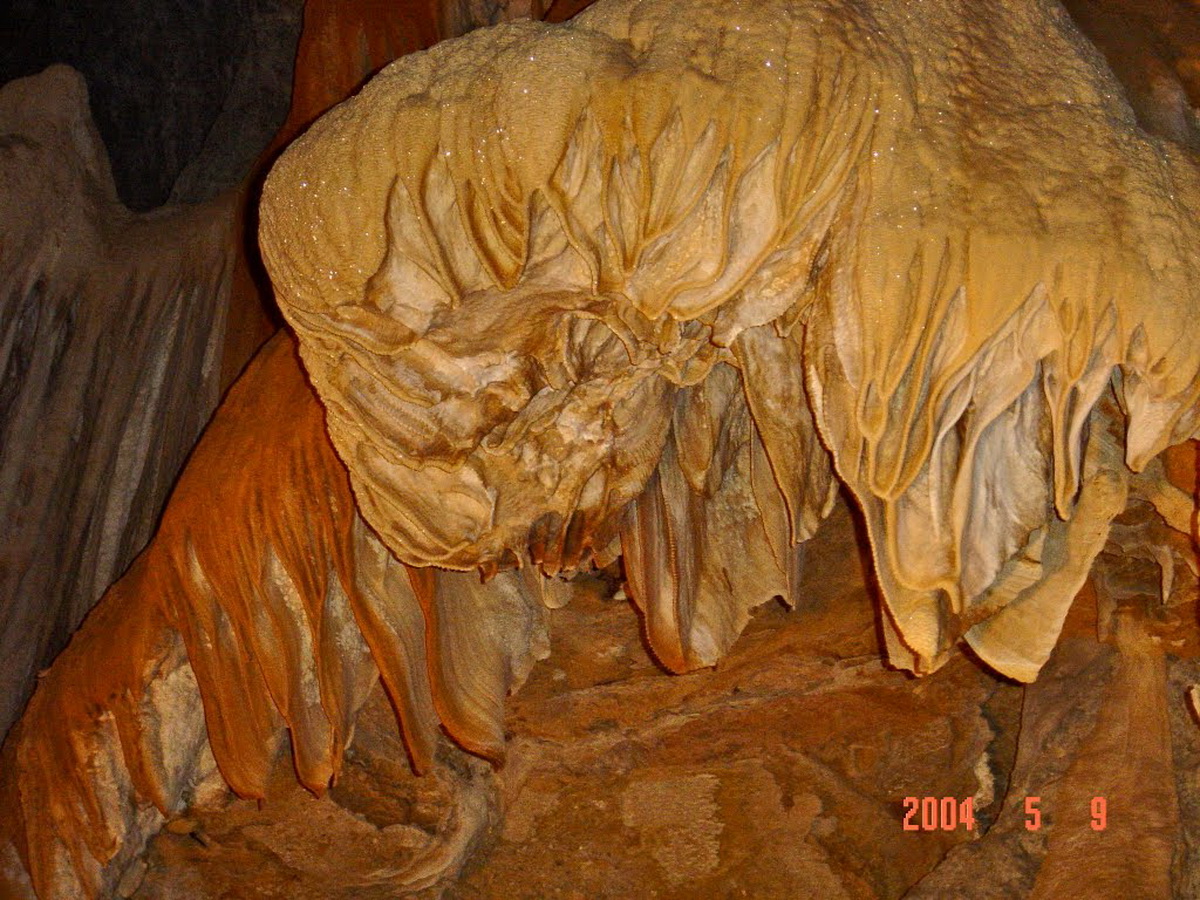 Inland Caves & Wonders Private Tour